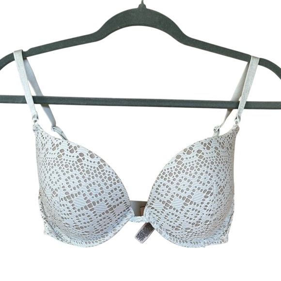 Victoria’s Secret Lace Pushup Bra 32DD - Picture 1 of 4